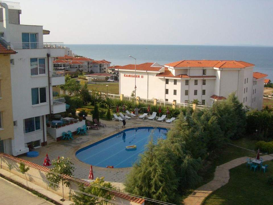 Blick auf Pool Hotel Consul