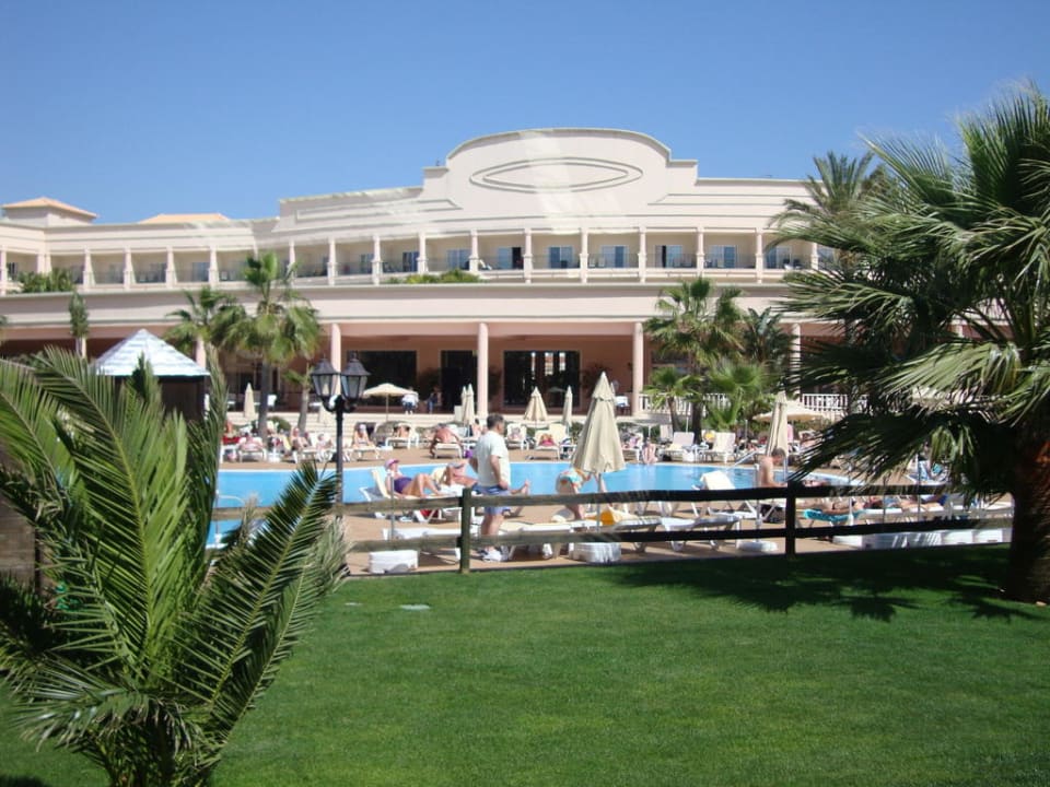 Garten und Pool im Einklang PortoBay Blue Ocean