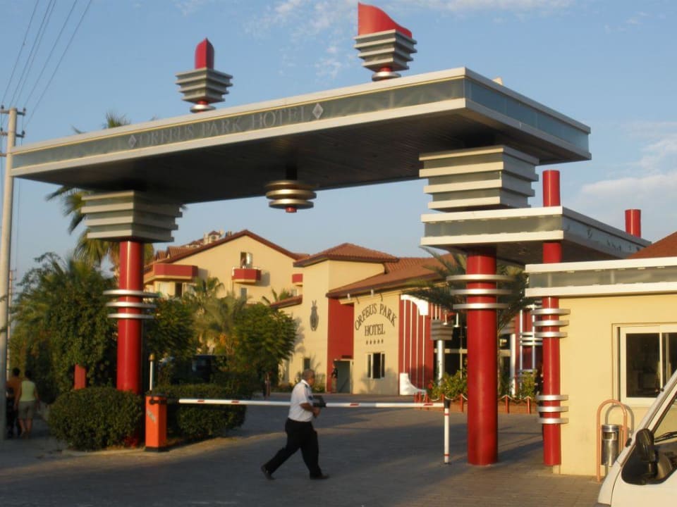 Hoteleingang Hotel Orfeus Park