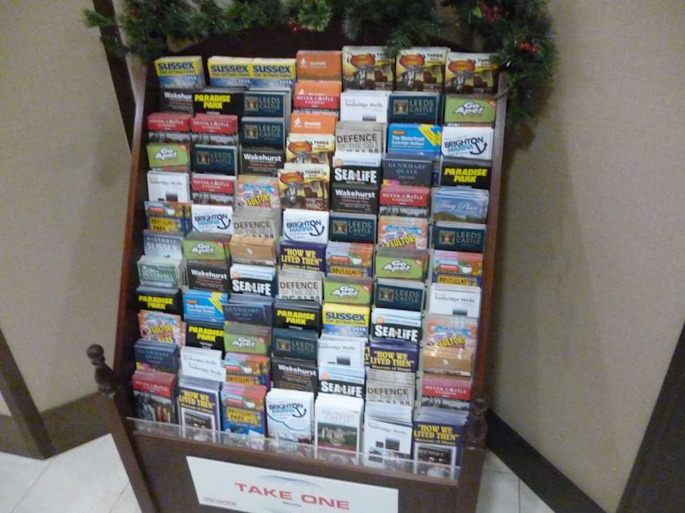 Informacja w lobby Crowne Plaza London - Gatwick Airport