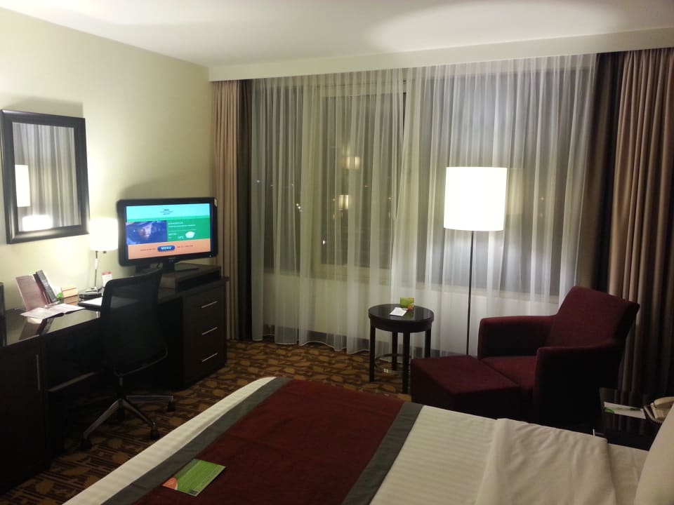 Modernisiertes Zimmer Courtyard by Marriott Hannover Maschsee