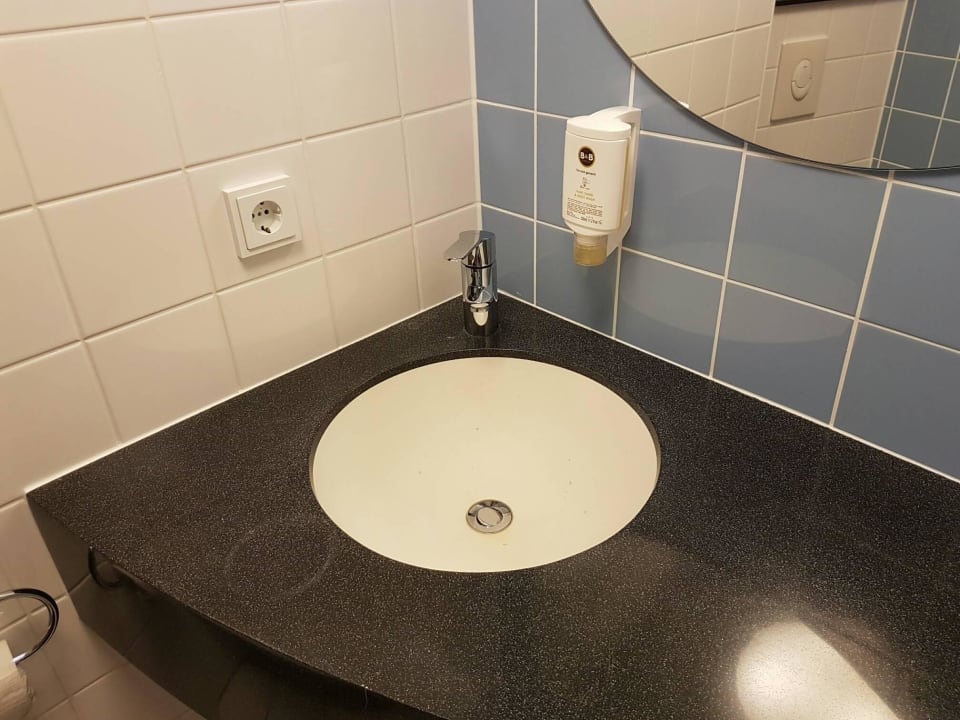 Bad, Waschbecken B&B Hotel München-Airport
