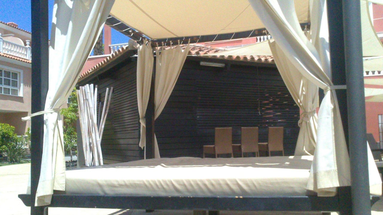 Himmelbetten am Pool Hotel El Duque