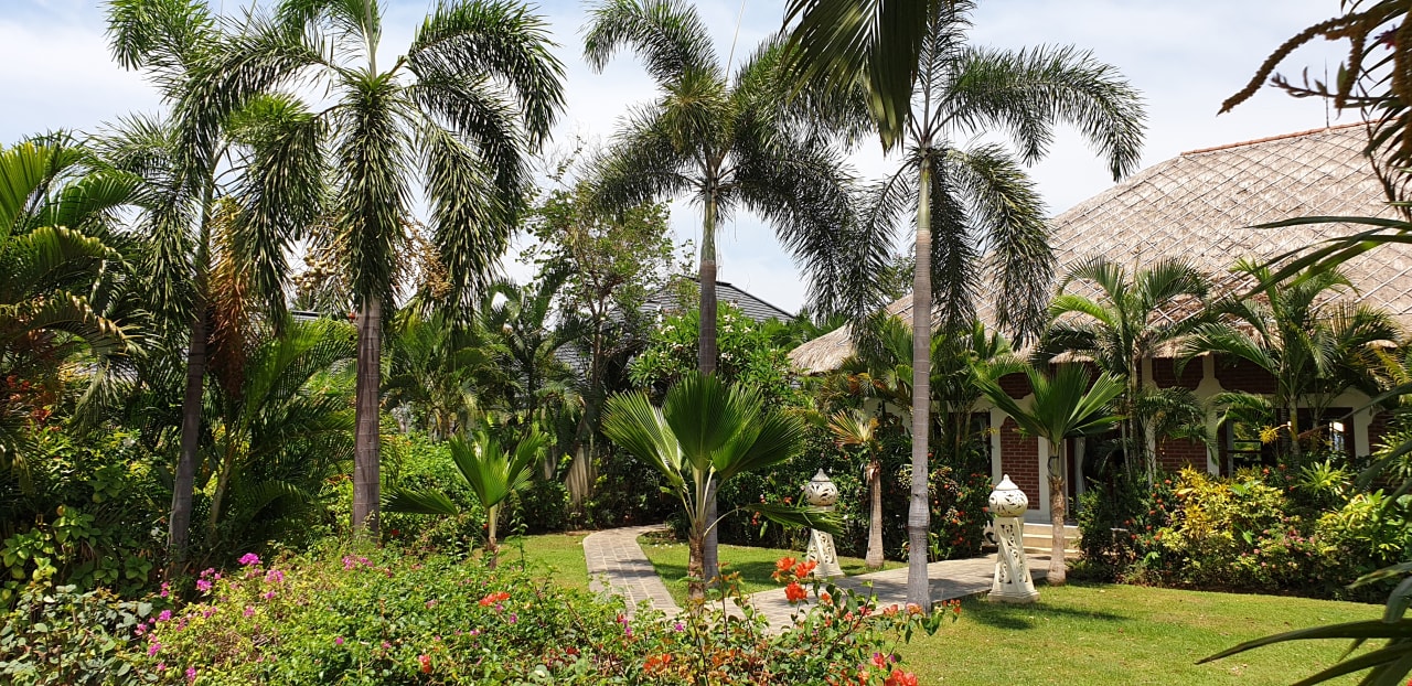 Gartenanlage Villa Cerah beachfront