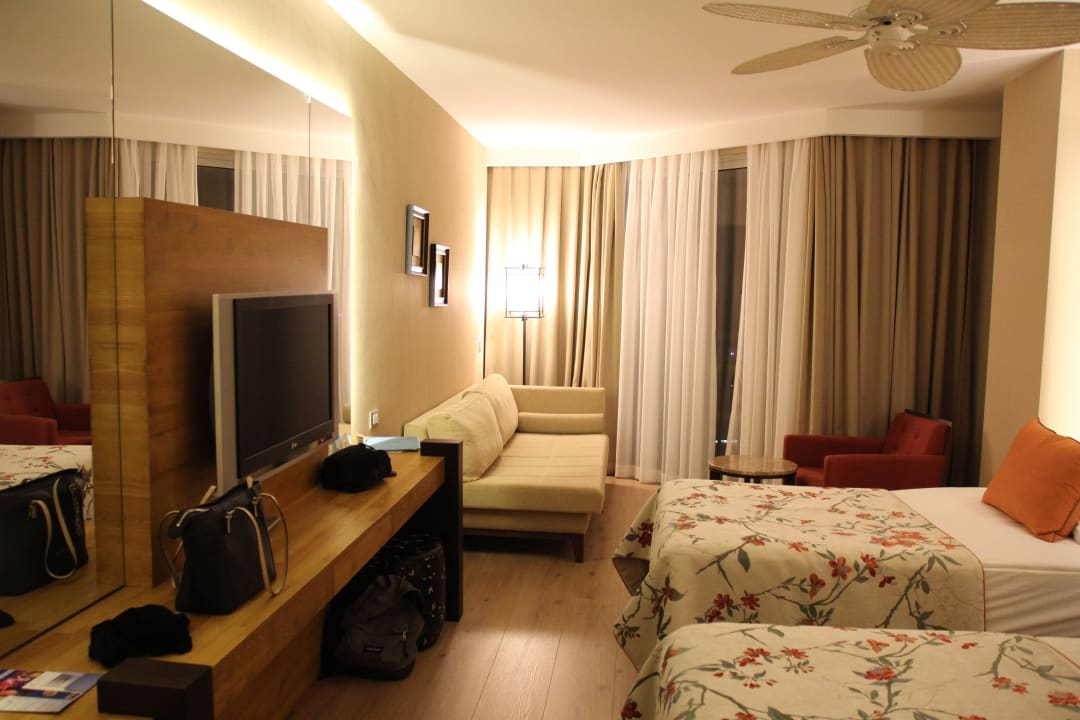 Doppelzimmer 1650 obere Etagen  Limak Lara Deluxe Hotel & Resort