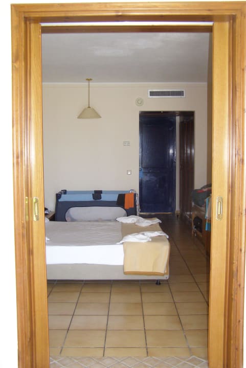 Familienzimmer im Erdgeschoss eines Bungalows Grecotel Casa Paradiso