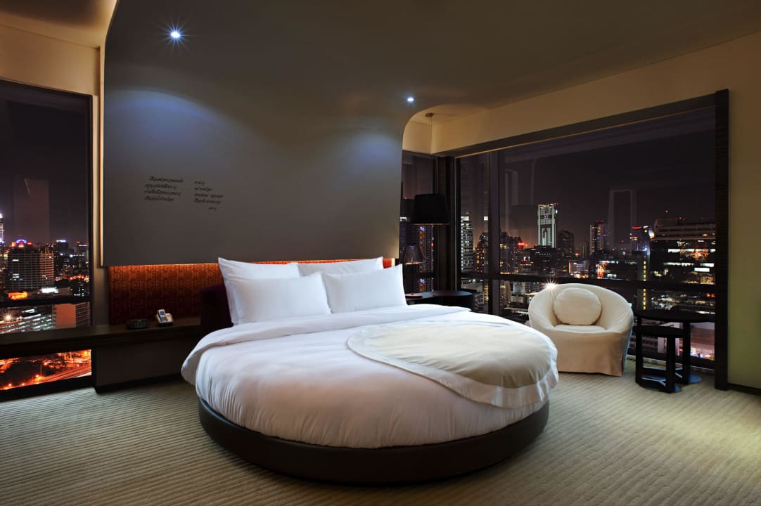 Circular Hotel Le Meridien Bangkok