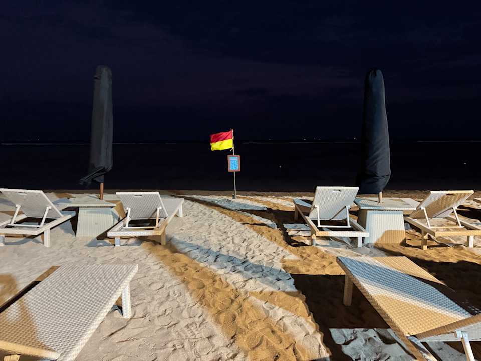 Strand Griya Santrian Beach Resort & Spa