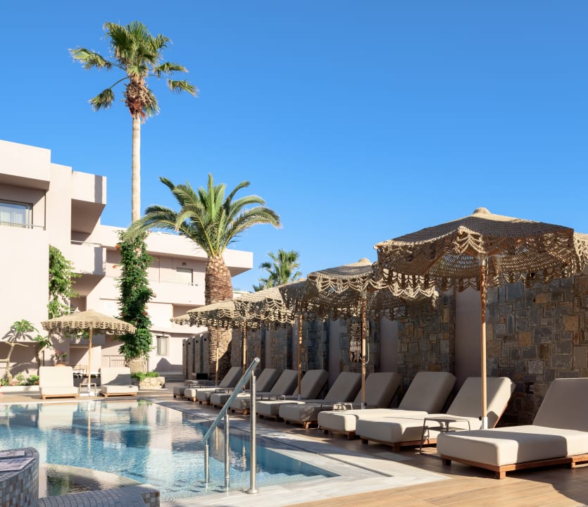 Pool High Beach Resort