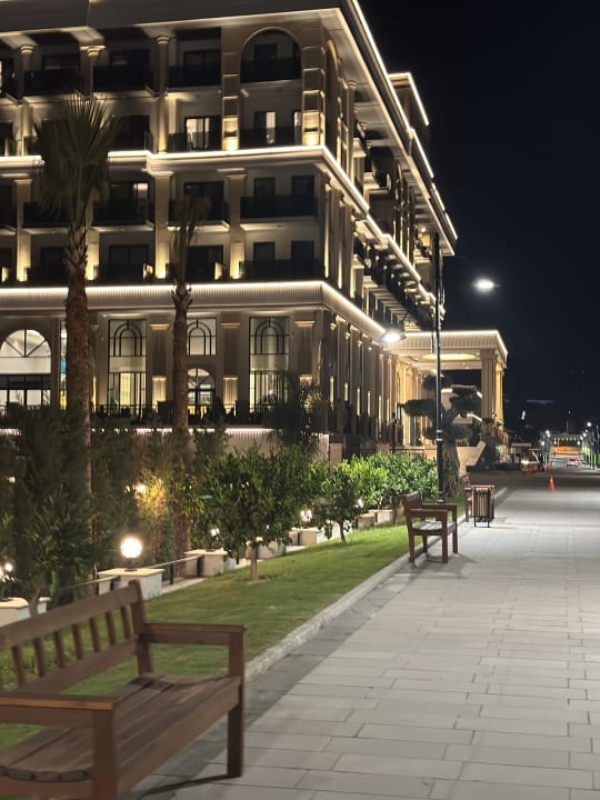 Außenansicht Serenity Queen Hotel