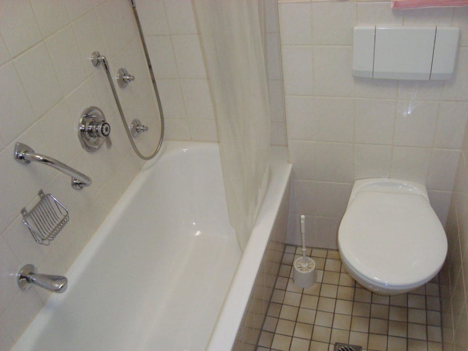 Bad im Zimmer 311 Alpensport-Hotel Seimler