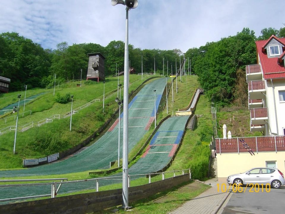 Blick auf die Schanzen REGIOHOTEL Schanzenhaus Wernigerode