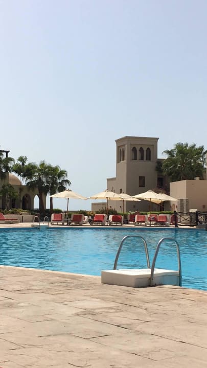 Pool The Cove Rotana Resort