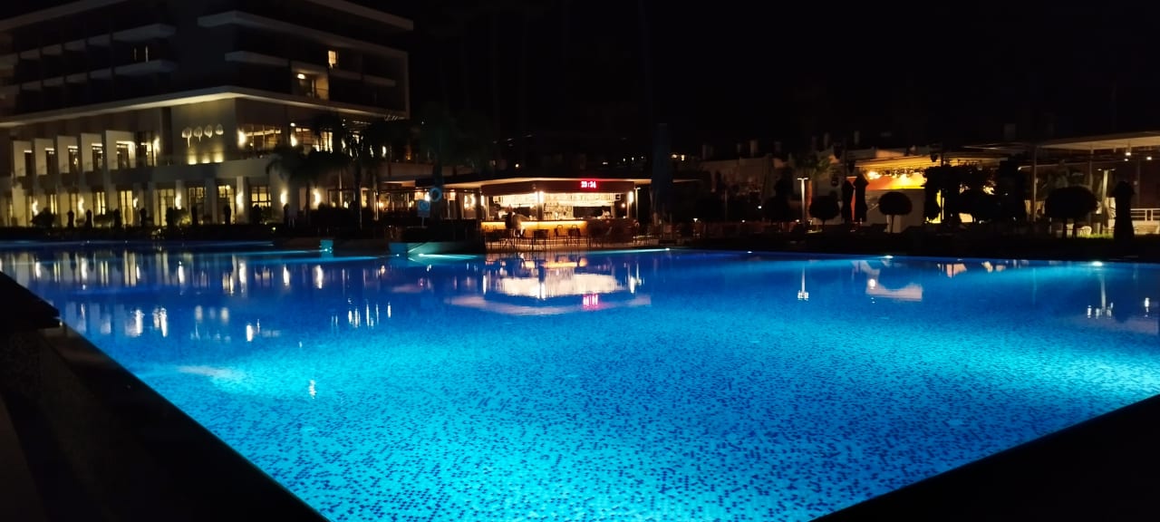 Pool Acanthus Cennet Barut Collection