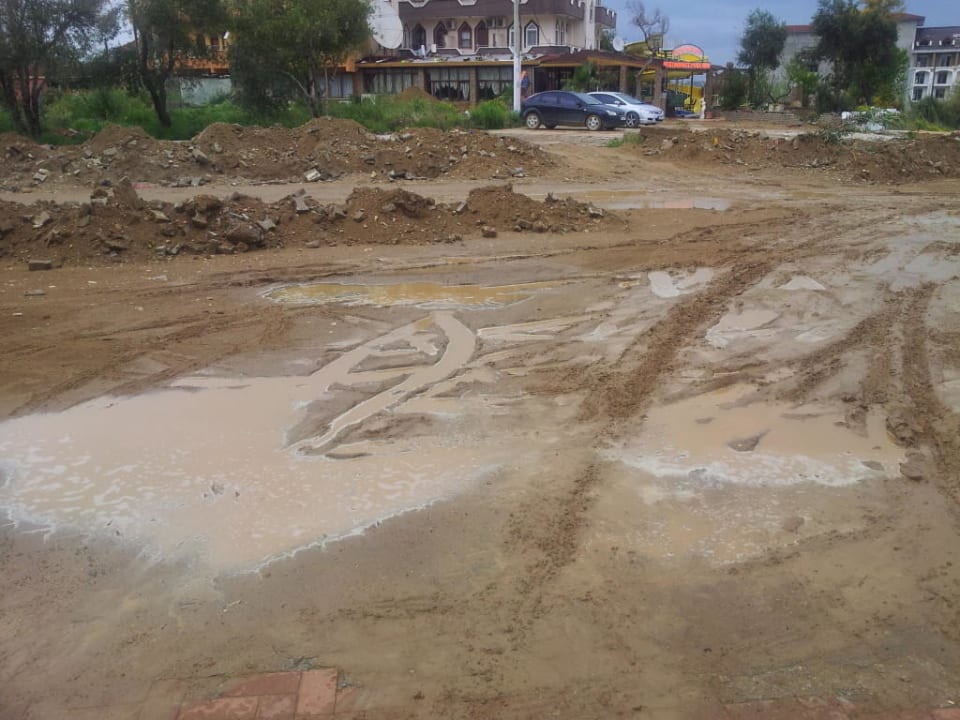 Zufahrtstrasse Defne Garden  Hotel Defne Garden