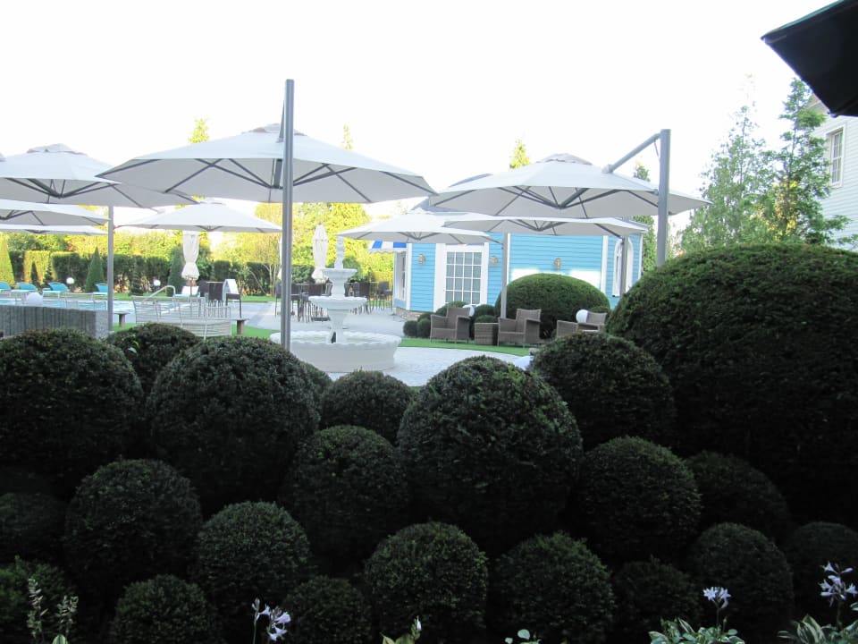 Ausblick auf Poolanlage Hotel Bell Rock Europa-Park