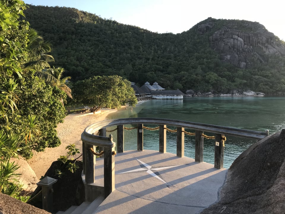 Hotelbucht vom Aussichtspunkt aus  Le Domaine de La Reserve