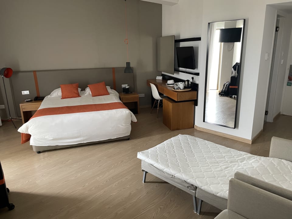 Zimmer Crystal Springs Beach Hotel