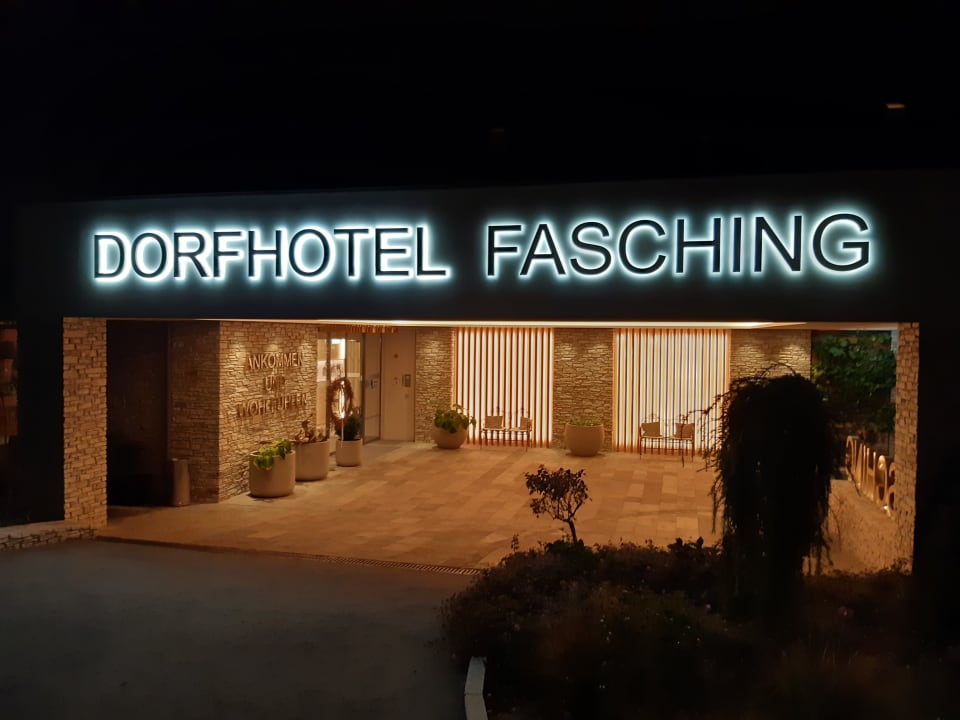Außenansicht Dorfhotel Fasching