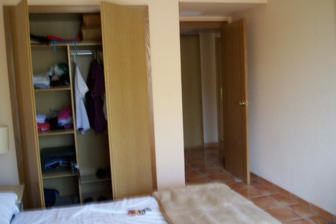 Blick ins Schlafzimmer Prinsotel La Pineda