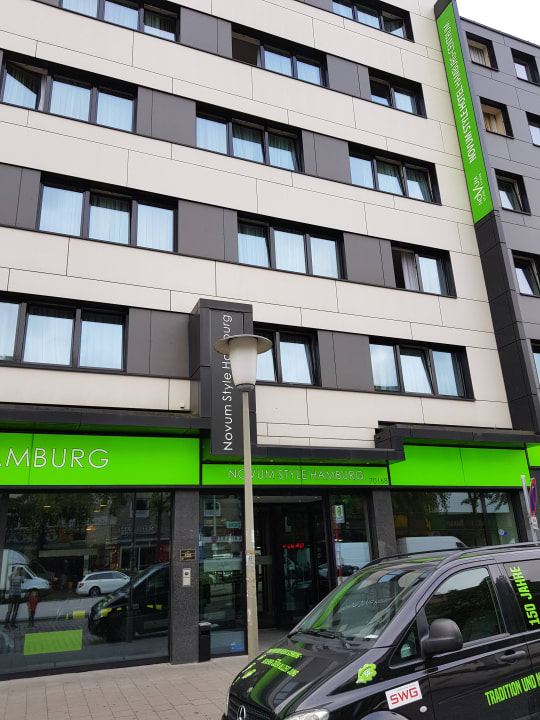 Außenansicht Holiday Inn - the niu, Fusion Hamburg St. Georg
