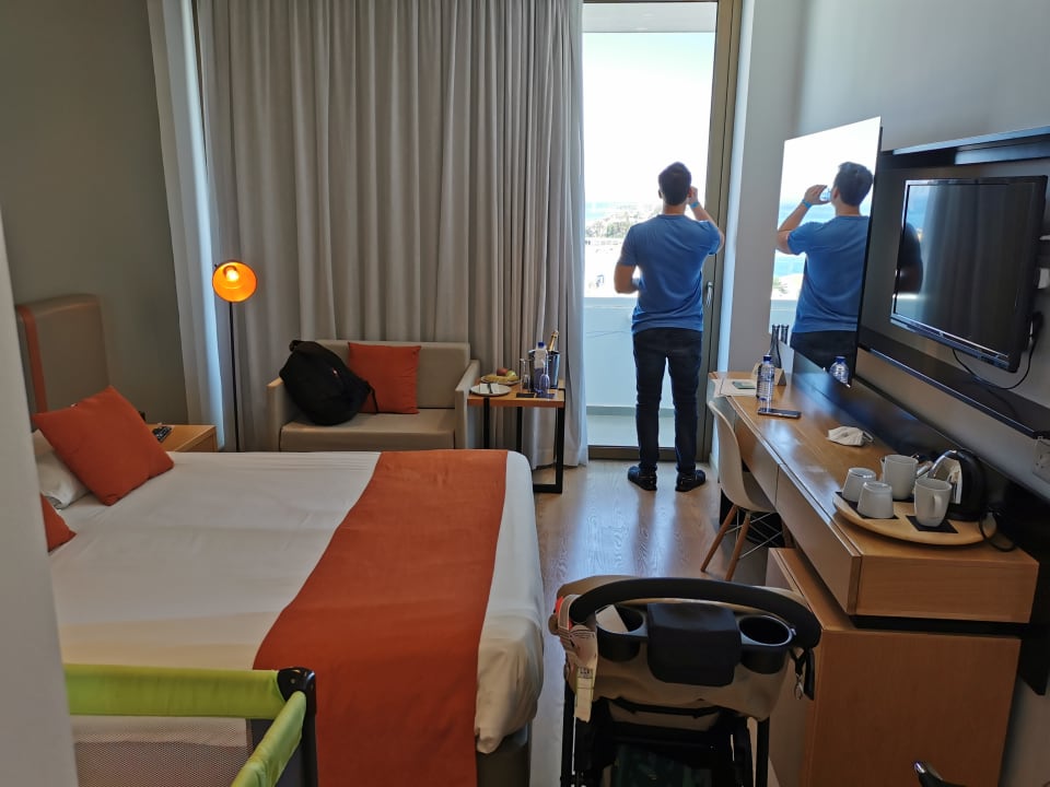 Zimmer Crystal Springs Beach Hotel