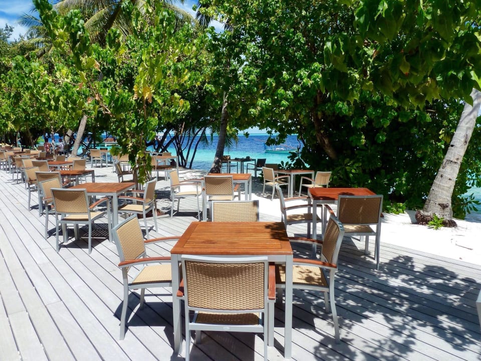 Aussenterrasse Restaurant  Vilamendhoo Island Resort & Spa