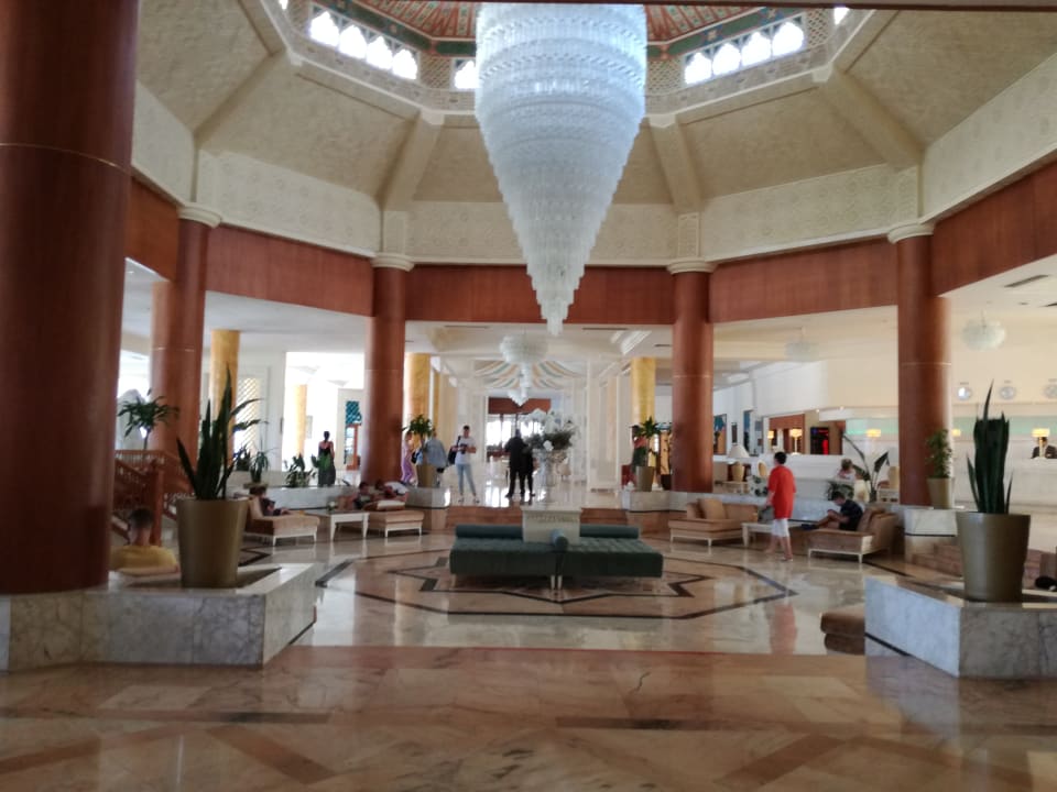 Lobby Sentido Bellevue Park