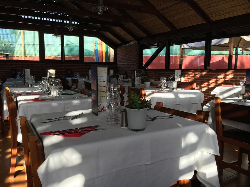 Restaurant Mitaflor HL Miraflor Suites Hotel