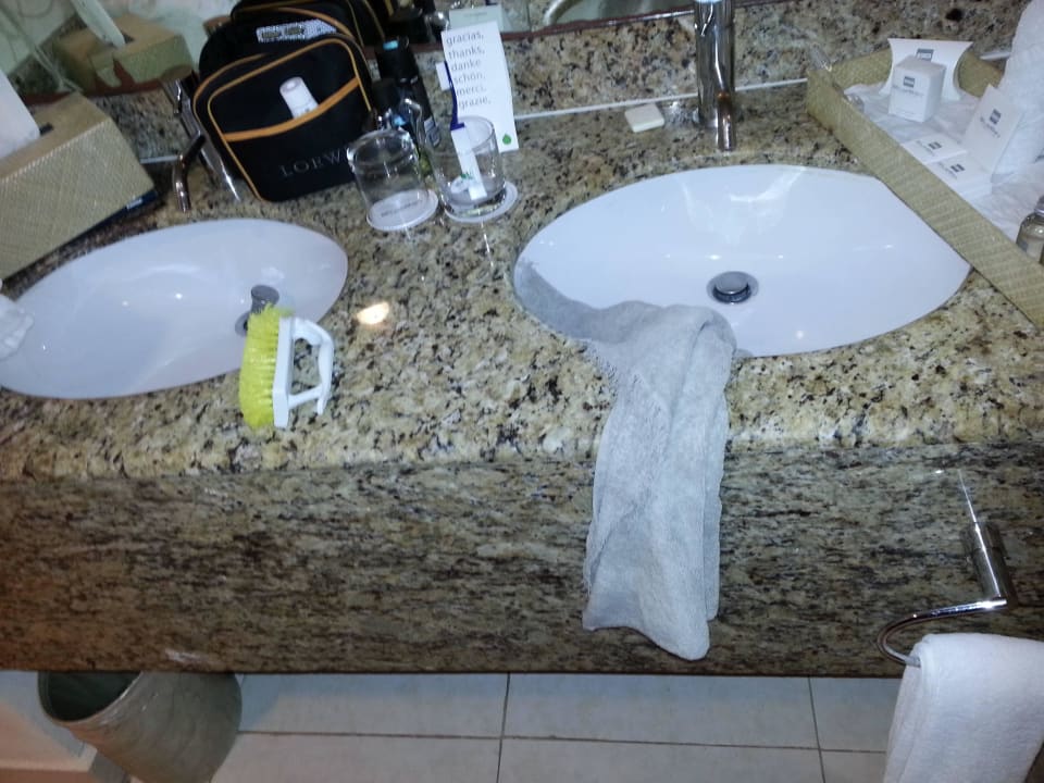 LIMPIEZA BlueBay Grand Esmeralda