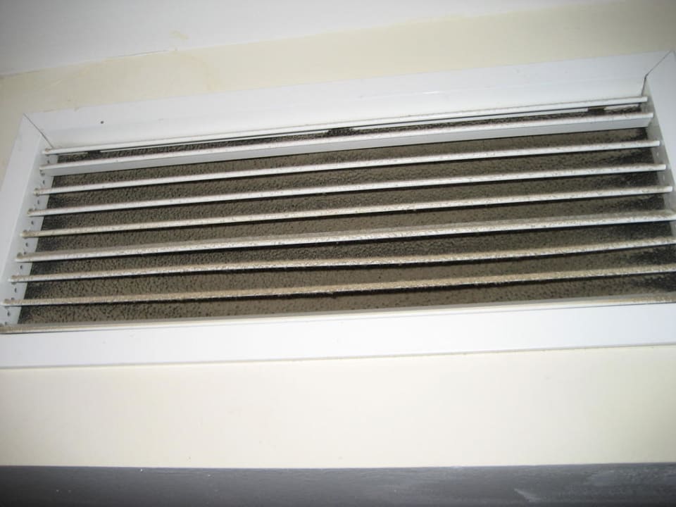 Lüftungsschlitze AC Ilunion Sancti Petri