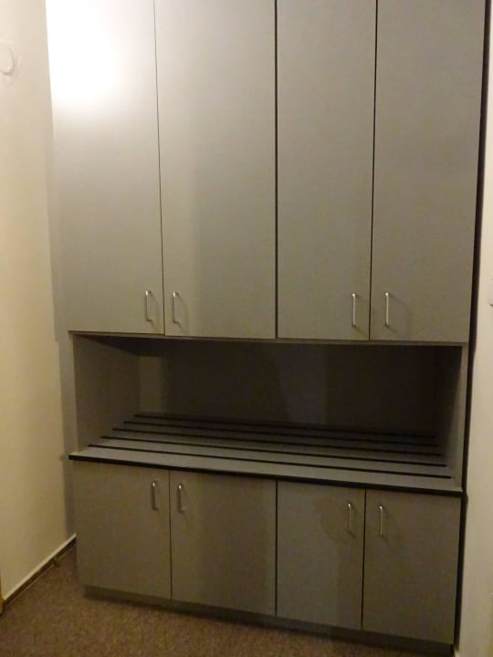 Kleiderschrank Hotel Central