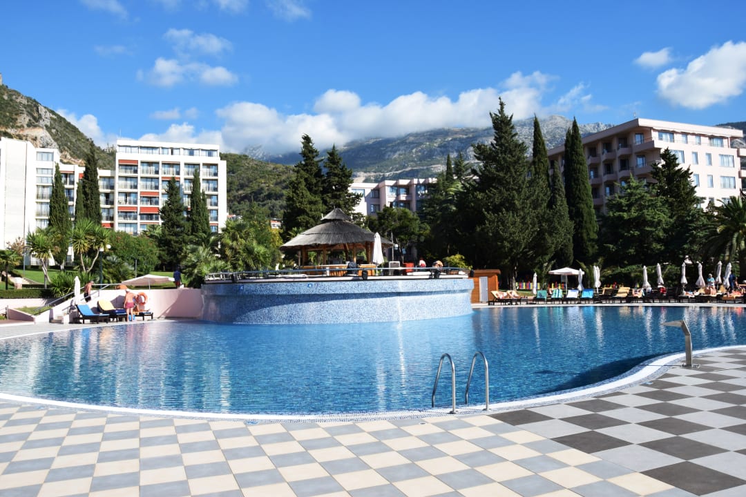 Pool Iberostar Waves Bellevue