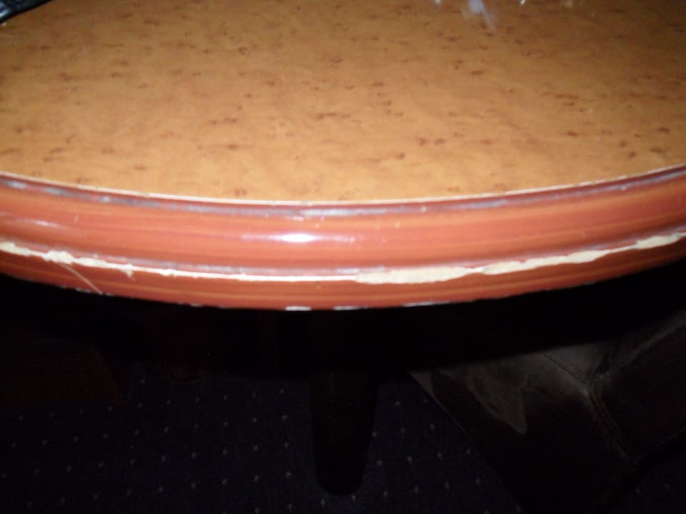 Tischkante Hotel Atrium garni