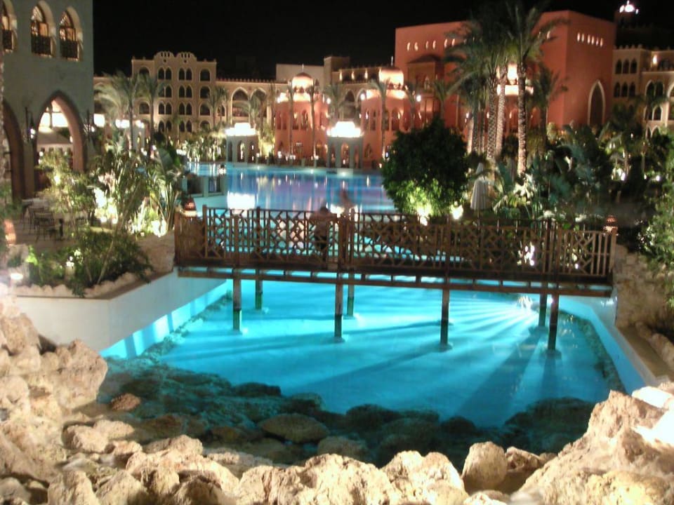 Pool bei Nacht Grand Makadi