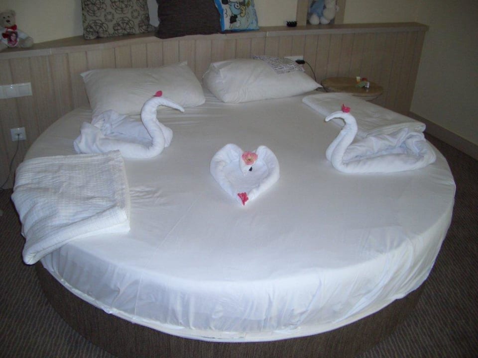 Das Bett - tolle Deko 2 Saphir Resort & Spa