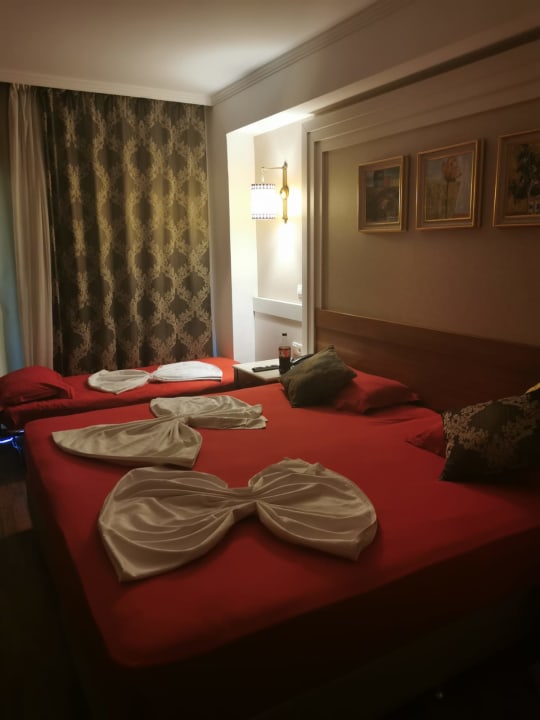 Zimmer Alba Queen Hotel