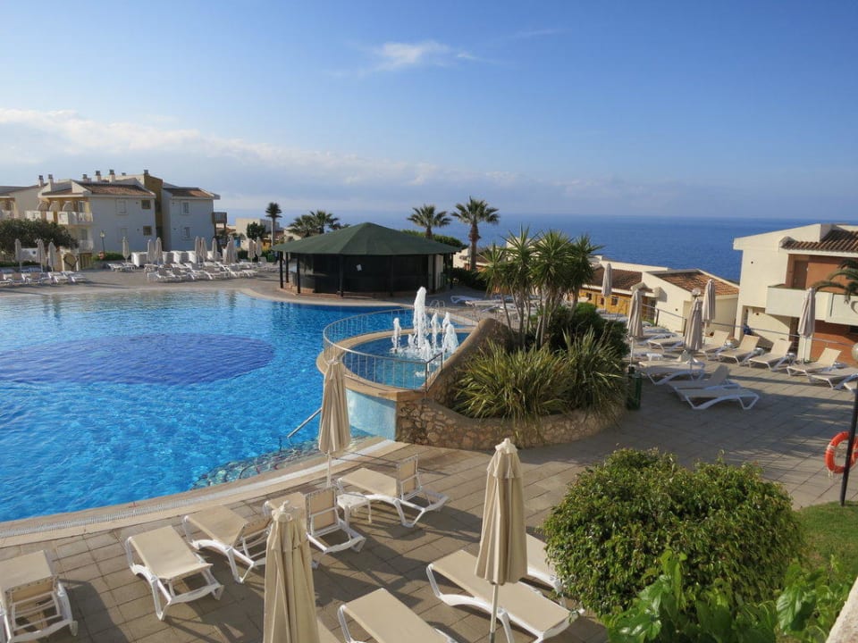 Poolanlage blau punta reina