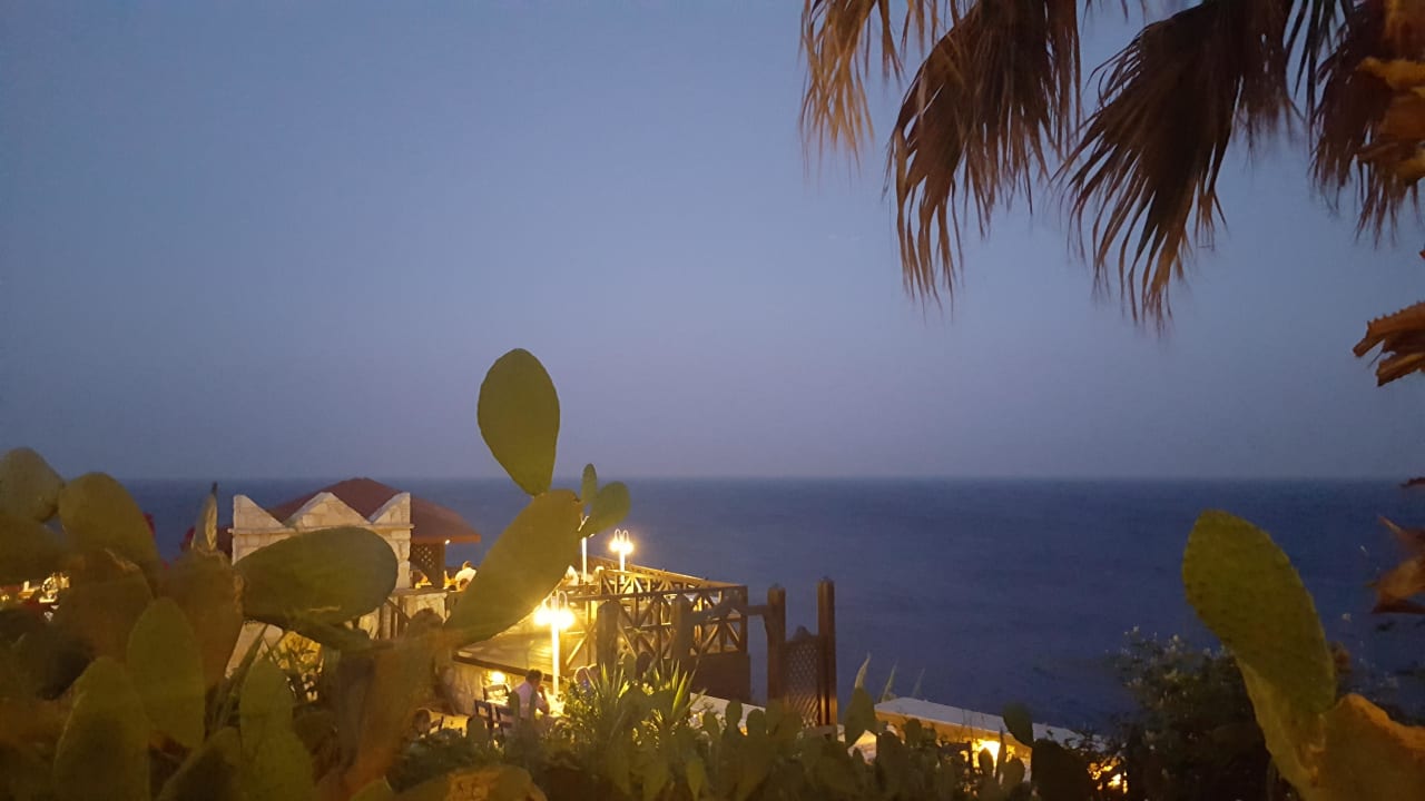 Erster Abend - Ausblick überwältigend  Hotel Kalithea Horizon Royal