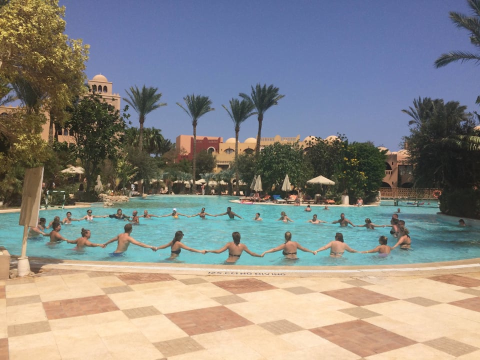 Animation im Pool Grand Makadi