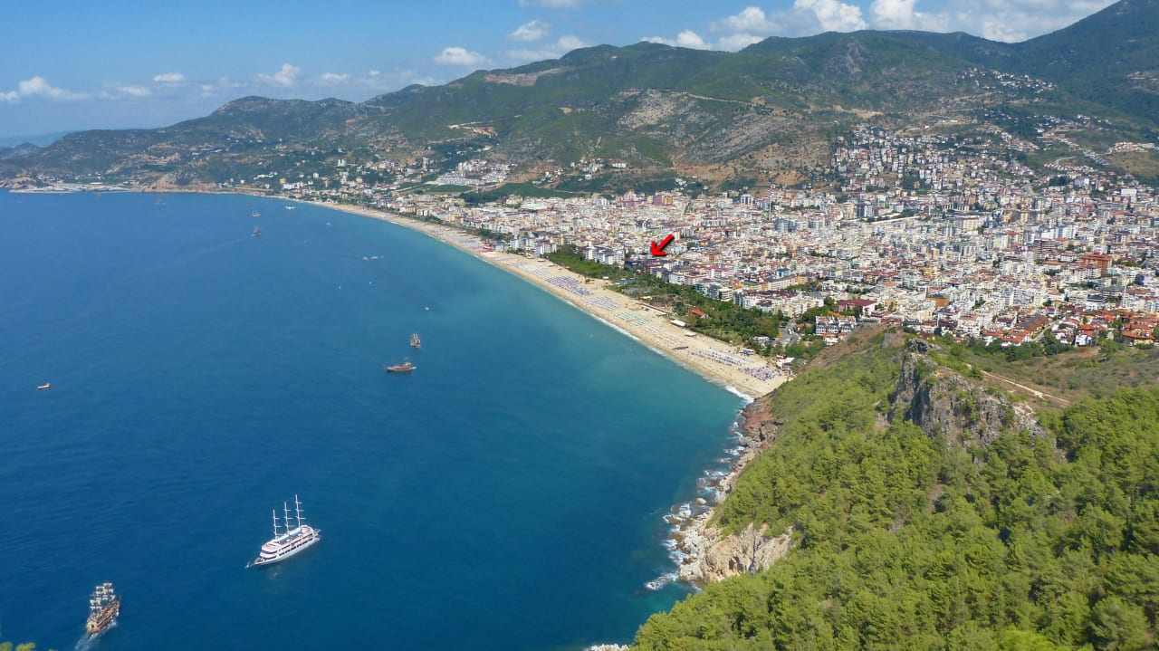 Blick auf den Kleopatrastrand von der Burg Gardenia Hotel