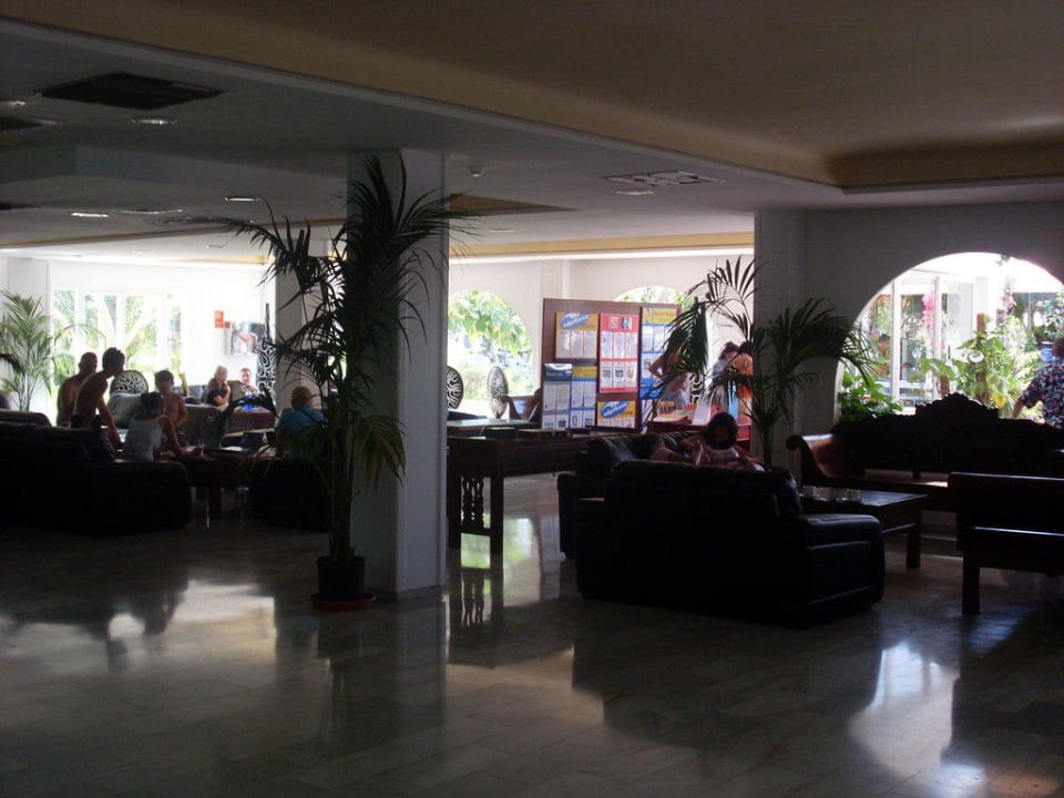 große Lobby FERGUS Style Bahamas