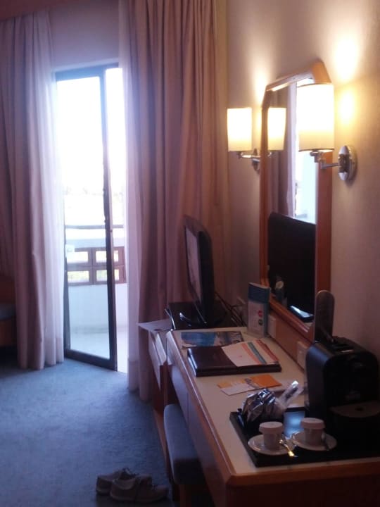 Flachbildschirm-Fernseher, Kaffeemaschine, usw. TUI BLUE Pioneer Beach