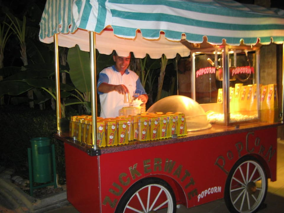 Popcorn und Maiskolben für die Abendanimation Sealife Buket Resort & Beach
