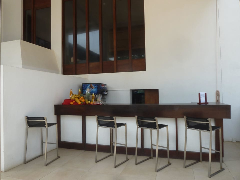 Bar am Pool Pandanus Beach Resort & Spa