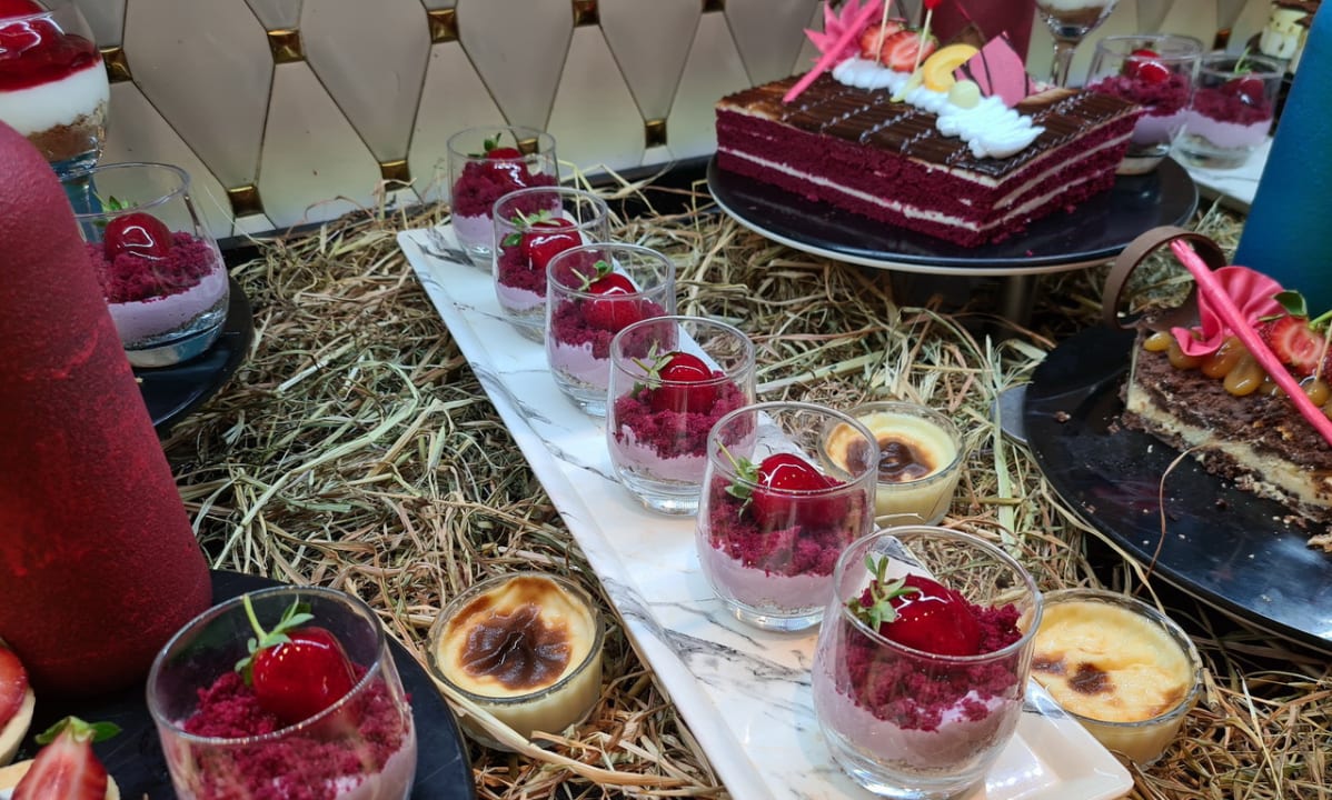 Gastro Azura Deluxe Resort & Spa Hotel