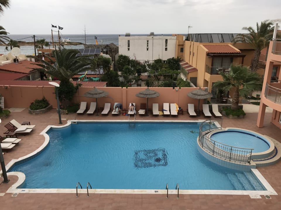 Pool High Beach Resort