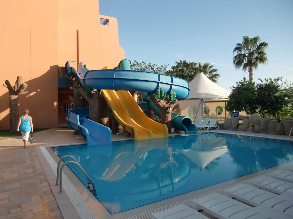 Pool mit Rutschen Hotel Grand Side