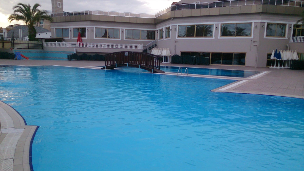 Бассейн Aydinbey Famous Resort