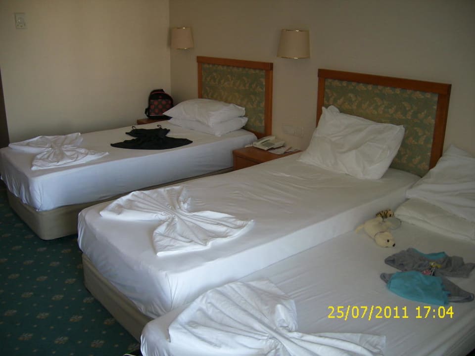 Doppelzimmer mit Zustellbett Miramare Queen Hotel